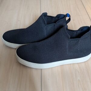 Rothys Chelsea sneaker black